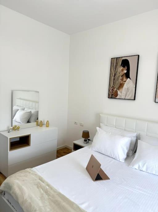Sol Apartments - 2 Bedrooms Shkoder Bagian luar foto